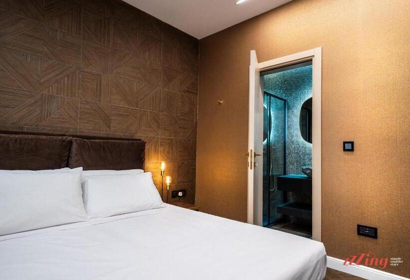 اتاق لوکس با بالکن, Avalon Boutique