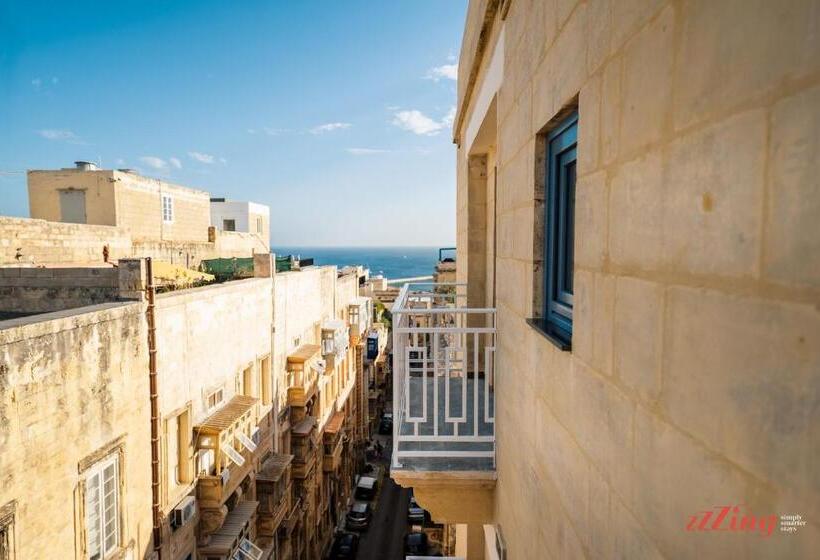 اتاق لوکس با بالکن, Avalon Boutique