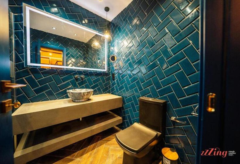 اتاق لوکس با بالکن, Avalon Boutique