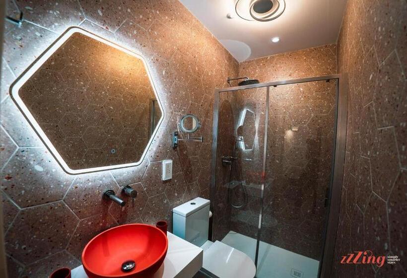 سوییت خانوادگی, Avalon Boutique