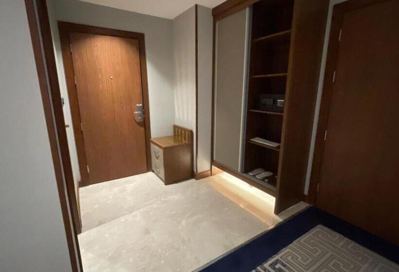 Şehir Manzaralı Lüks Oda, Five Seasons