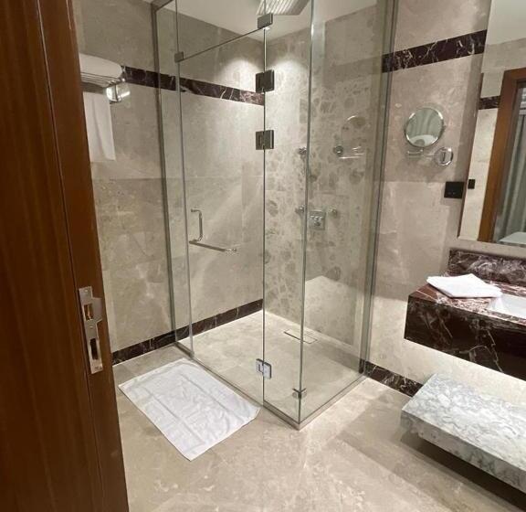 Şehir Manzaralı Lüks Oda, Five Seasons