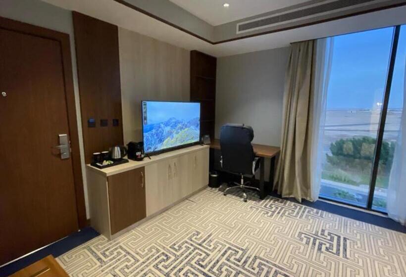 Havuz Manzaralı Junior Süit, Five Seasons