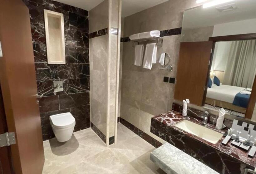 Havuz Manzaralı Junior Süit, Five Seasons