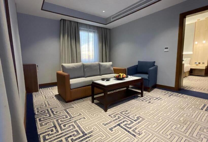 Havuz Manzaralı Junior Süit, Five Seasons