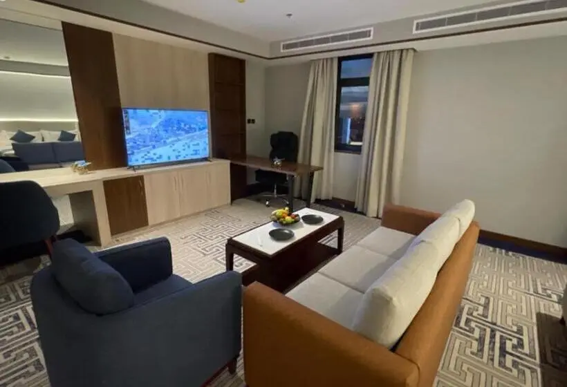 Deluxe Suite King Bed, Five Seasons
