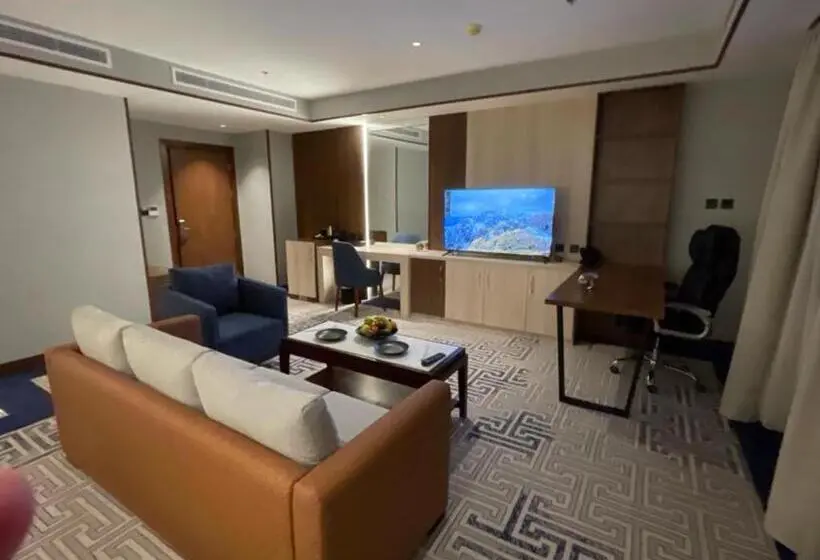 Deluxe Suite King Bed, Five Seasons