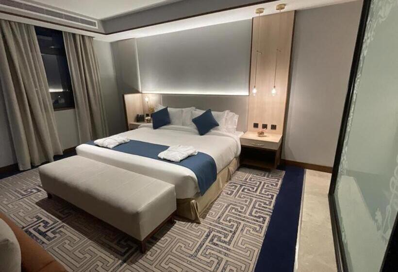 Deluxe Suite King Bed, Five Seasons