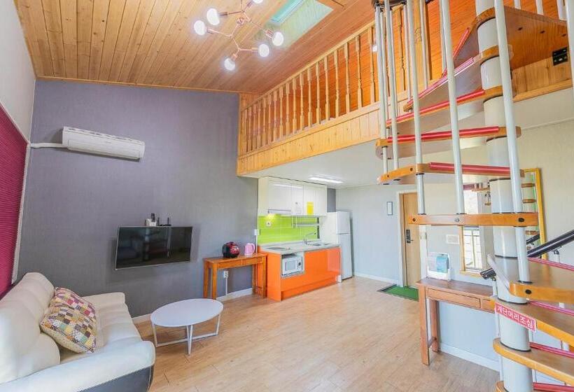 Camera Familiare, 순천만 갈대숲 호스텔