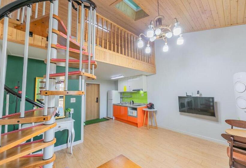 Camera Familiare, 순천만 갈대숲 호스텔