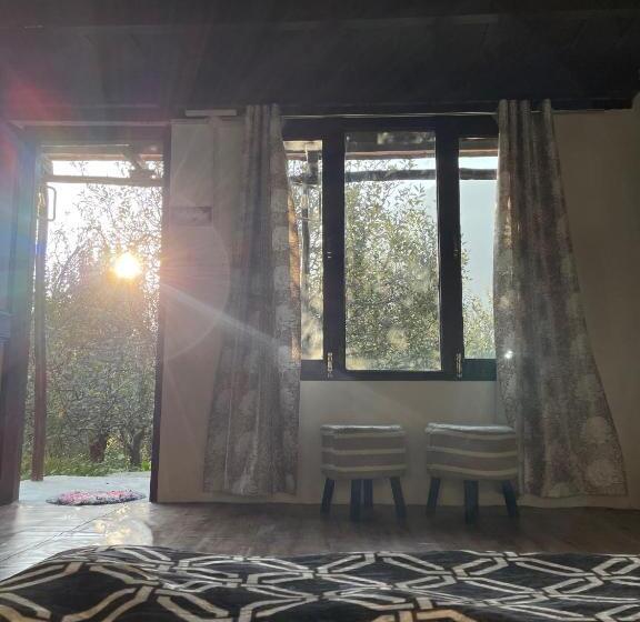 חדר סטנדרט עם מיטת קינג, Mandap Cottage & Cafe