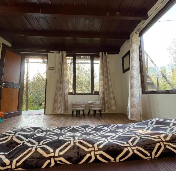 חדר סטנדרט עם מיטת קינג, Mandap Cottage & Cafe