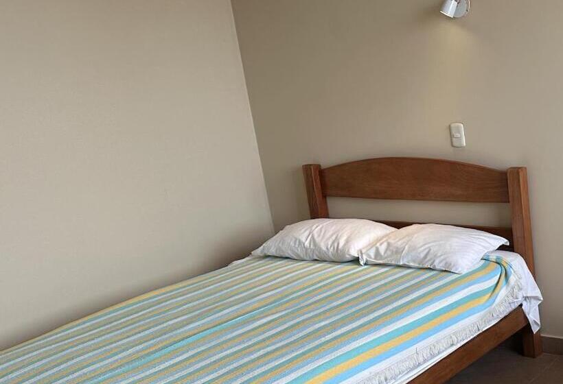 اتاق لوکس, Yolo House Beach