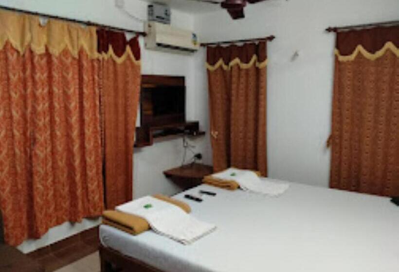 غرفة ديلوكس, Blue Sea Beach Resort Malvan