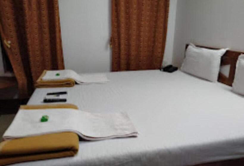 غرفة ديلوكس, Blue Sea Beach Resort Malvan