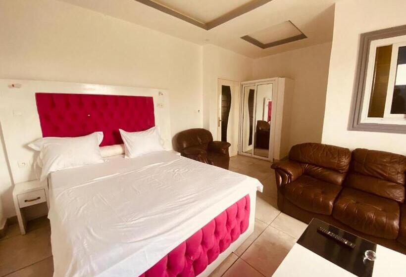 اتاق سوپریور با تخت بزرگ, Elvira S Home