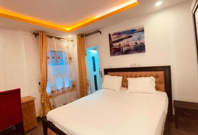 استودیوی استاندارد, Elvira S Home