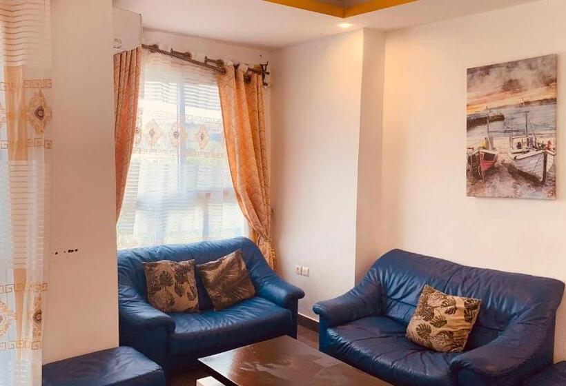 استودیوی استاندارد, Elvira S Home