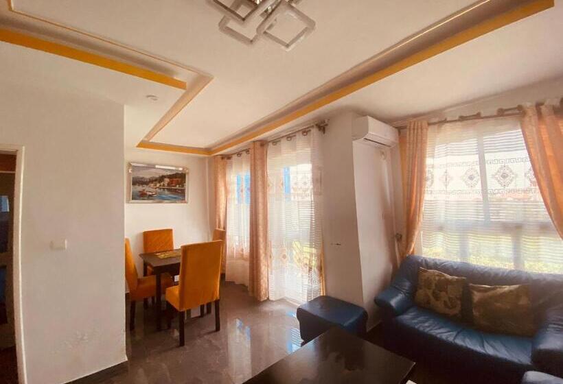 استودیوی استاندارد, Elvira S Home