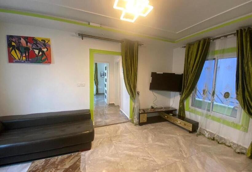 استودیوی سوپریور, Elvira S Home