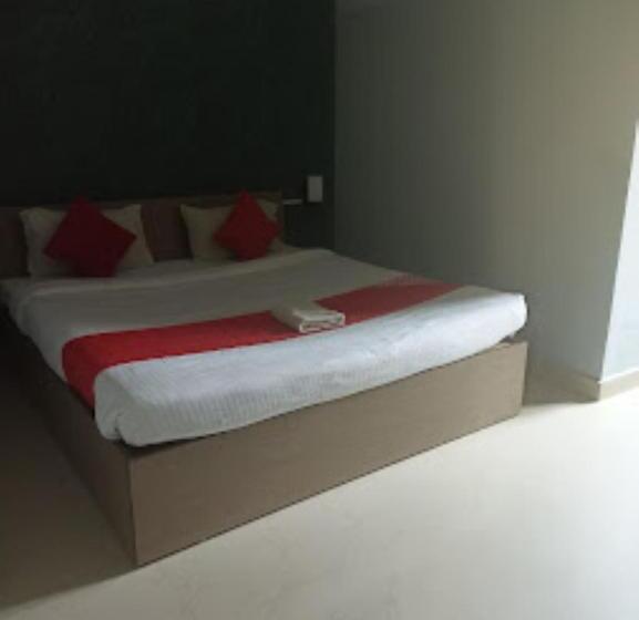 디럭스 룸, Town & Country Inn,guwahati