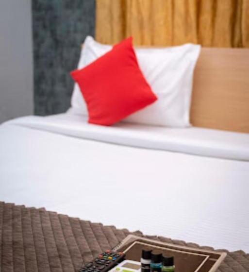 싱글 디럭스 룸, Town & Country Inn,guwahati