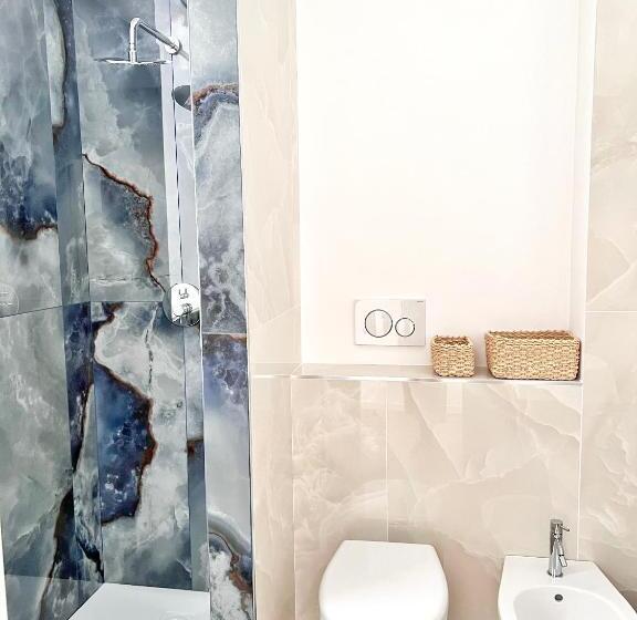 اتاق لوکس با بالکن, Finella Charming Rooms