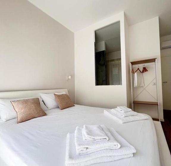 اتاق لوکس با بالکن, Finella Charming Rooms