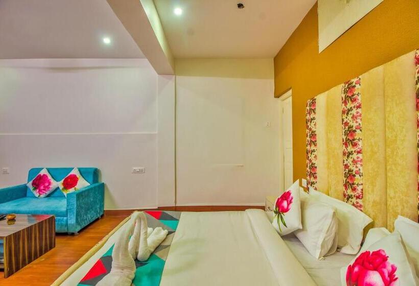 חדר סופריור לשלושה, Jack S Place