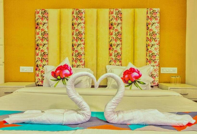 חדר סופריור לשלושה, Jack S Place