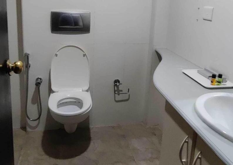 三人经典房间, Collection O Ayesha Homes