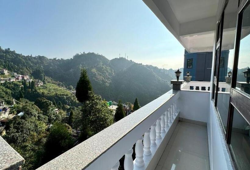 디럭스 룸, Darjeeling Hillside Inn