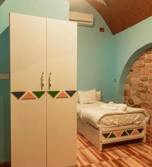 اتاق استاندارد سه نفره, Habib Camp