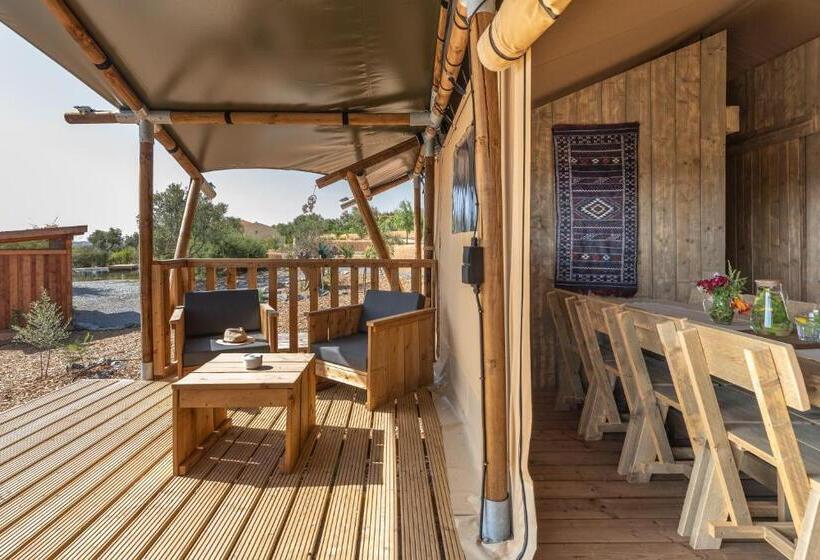 Standard Tent, Monte Flora Farmhouse