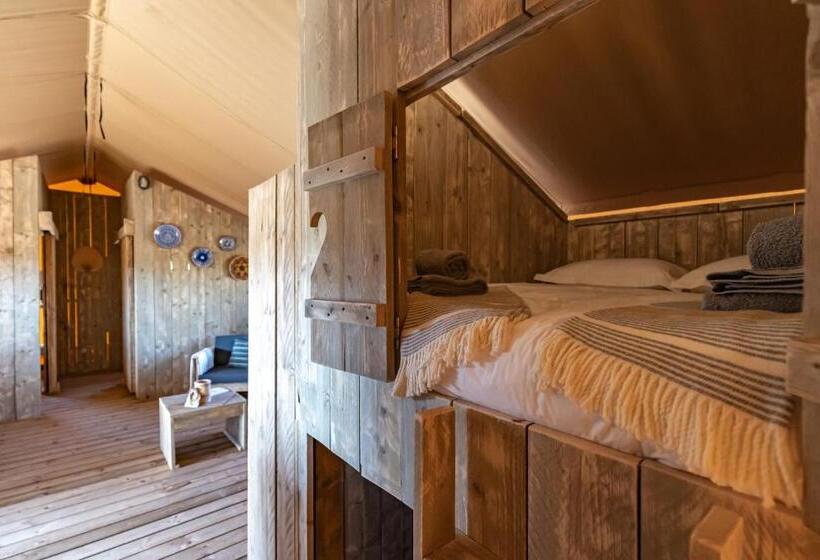 Standard Tent, Monte Flora Farmhouse