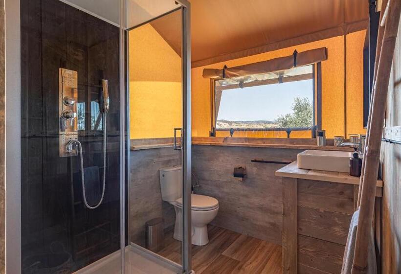 Standard Tent, Monte Flora Farmhouse