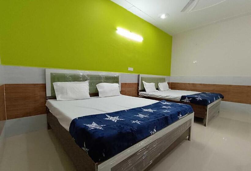 三人经典房间, Oyo Flagship S. R Grand