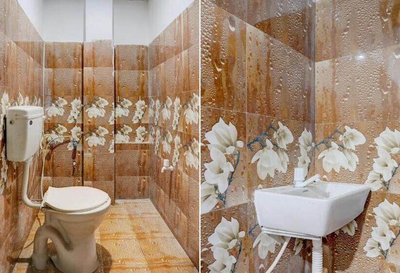 トリプルクラシックルーム, Oyo Flagship S. R Grand