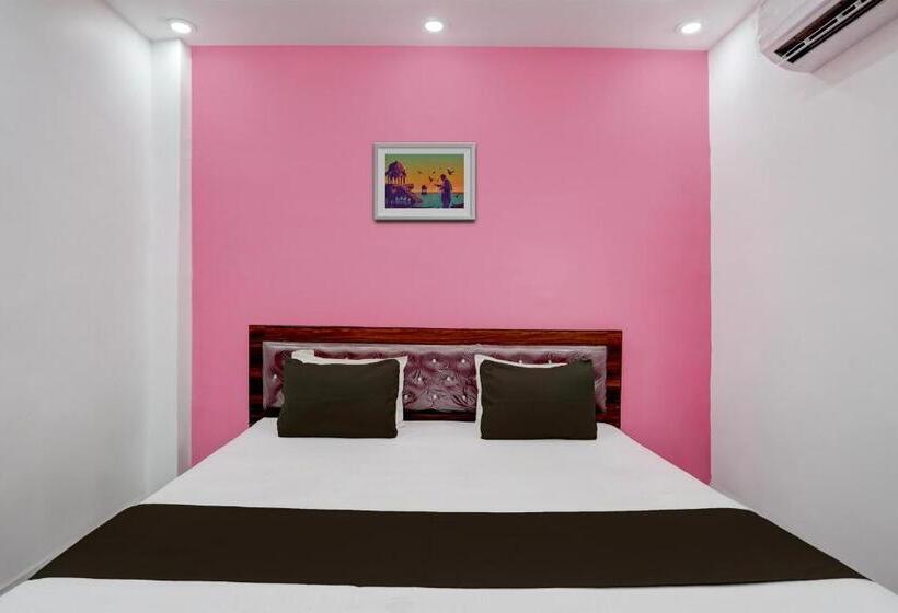 חדר קלאסי לשלושה, Oyo Flagship S. R Grand