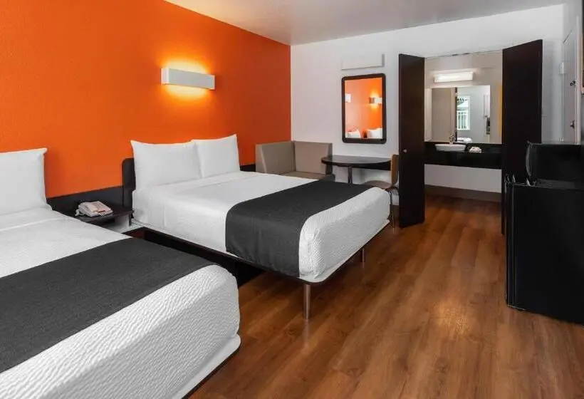 スタンダード4人部屋, Studio 6 Suites Carpinteria, Ca Santa Barbara South