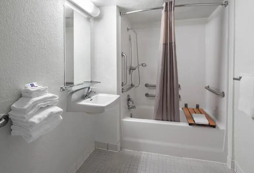 スタンダード4人部屋, Studio 6 Suites Carpinteria, Ca Santa Barbara South
