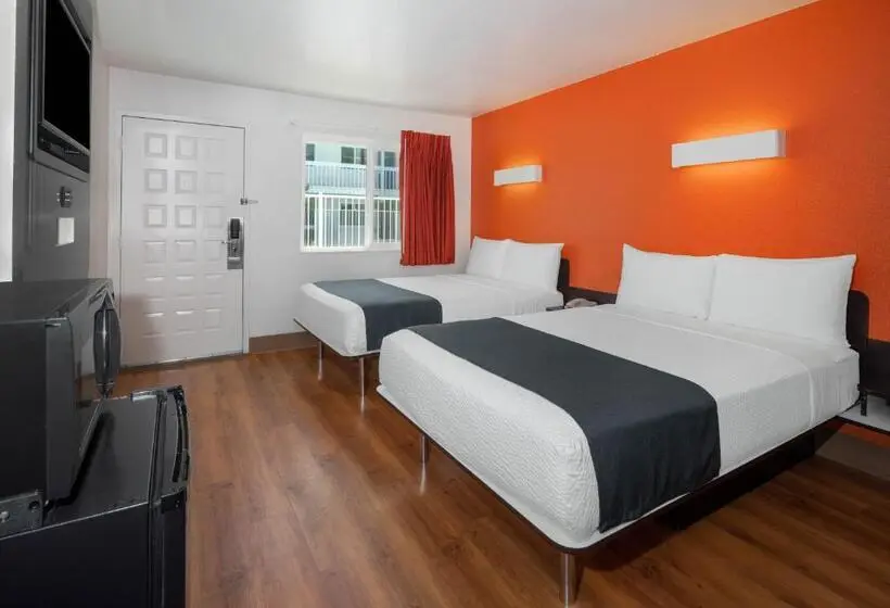 スタンダード4人部屋, Studio 6 Suites Carpinteria, Ca Santa Barbara South