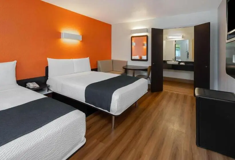 スタンダード4人部屋, Studio 6 Suites Carpinteria, Ca Santa Barbara South
