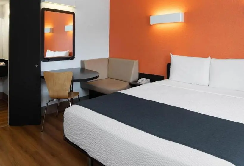 身障者適用スタンダードルーム, Studio 6 Suites Carpinteria, Ca Santa Barbara South