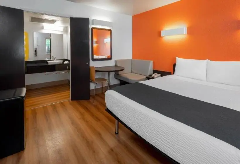 身障者適用スタンダードルーム, Studio 6 Suites Carpinteria, Ca Santa Barbara South