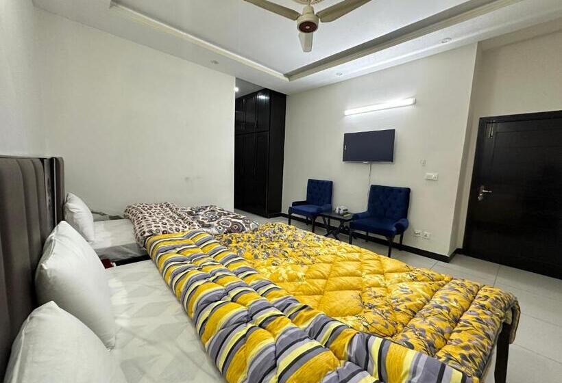 سوییت خانوادگی, Islamabad Guest House