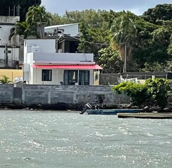 اتاق استاندارد, Ashan Luxury Seafront Bungalow 1
