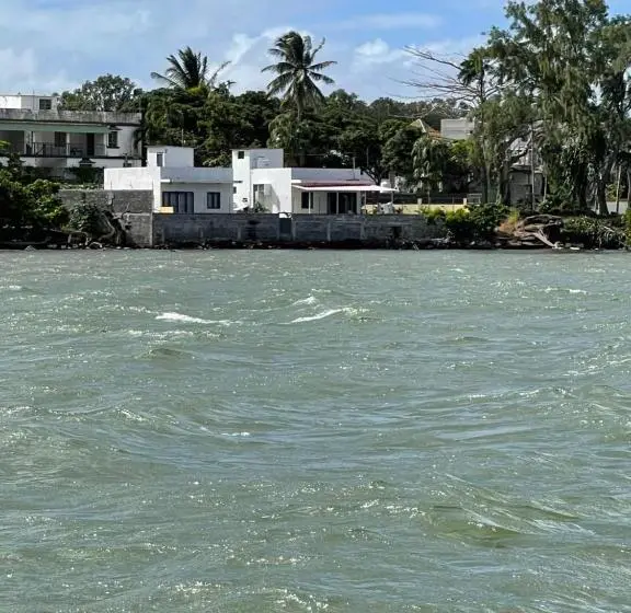 اتاق استاندارد, Ashan Luxury Seafront Bungalow 1