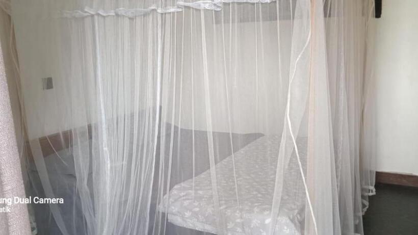 Deluxe Room, Gautham Villa