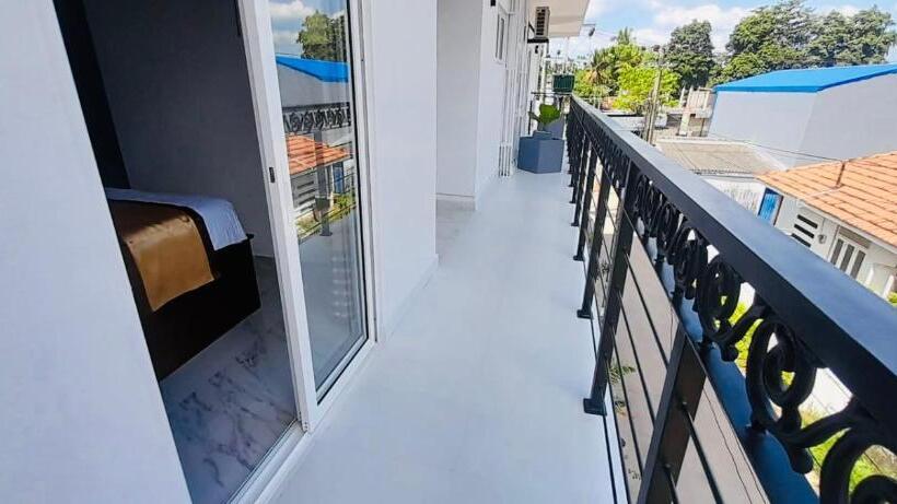 Family Suite, Ivory Laze